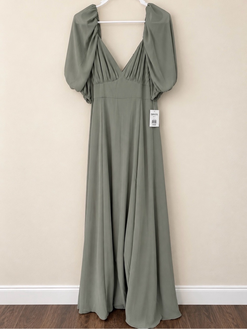 Elegant Green Bridesmaid Dress with Puff Sleeves